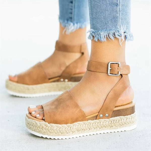 Comfy Fashion Sandals – Slim Wallet Company